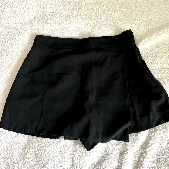 Two shorts - Picture 7 of 7